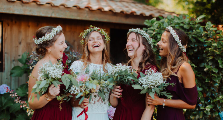la mariée et ses demoiselles d'honneur
